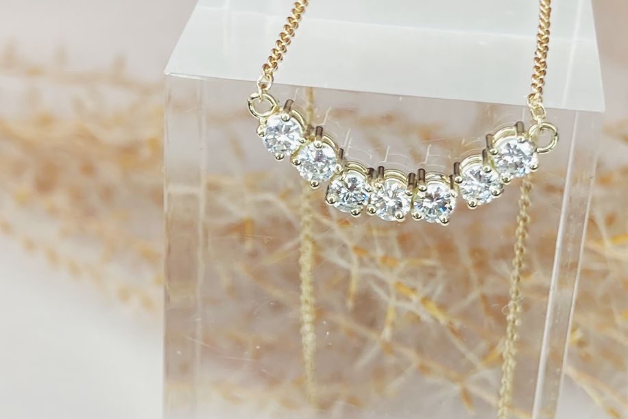 Gouden collier met diamanten